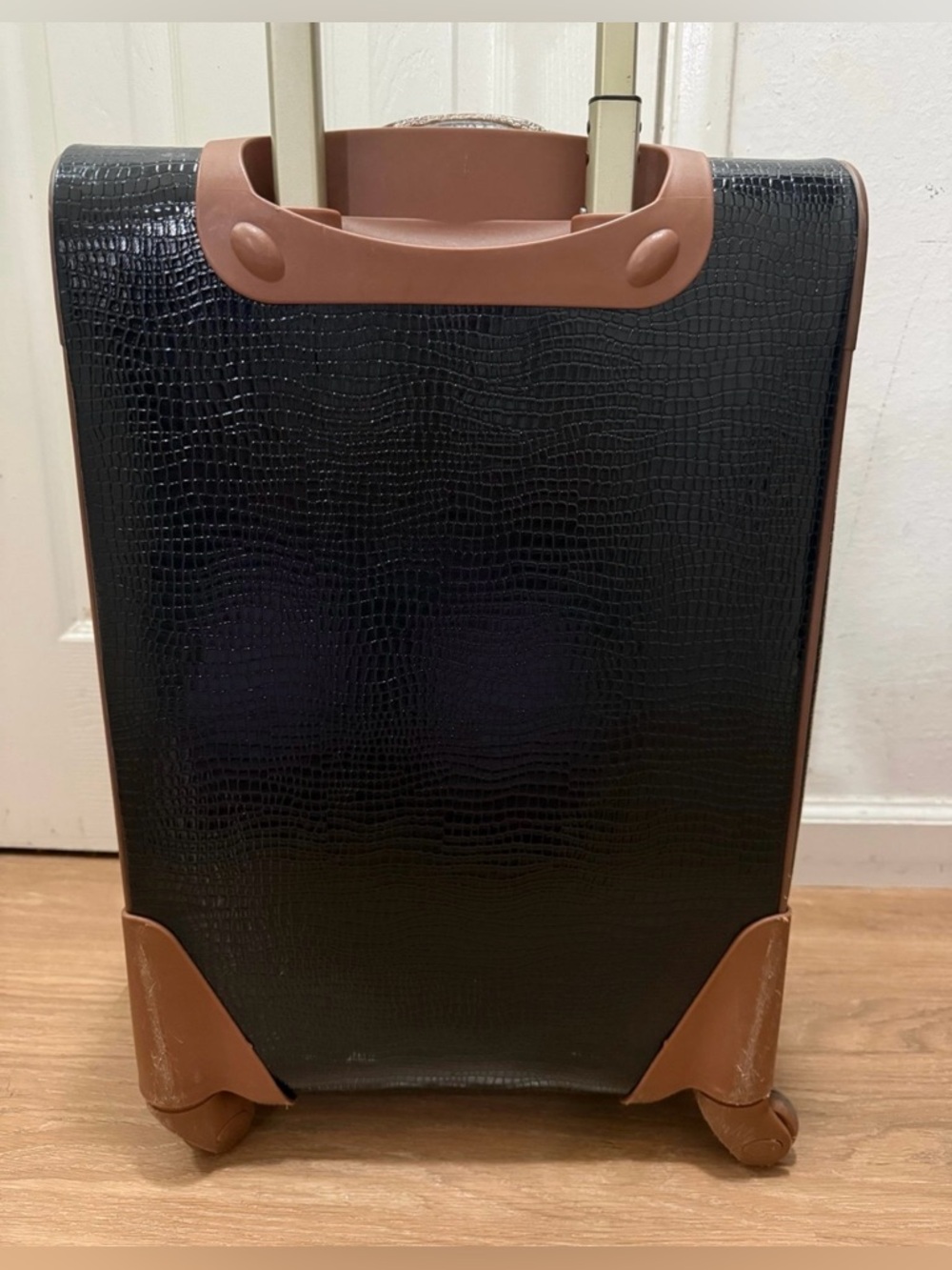 Samantha Brown 20” Luggage 4-wheel Carry-on - Picture 4 of 9